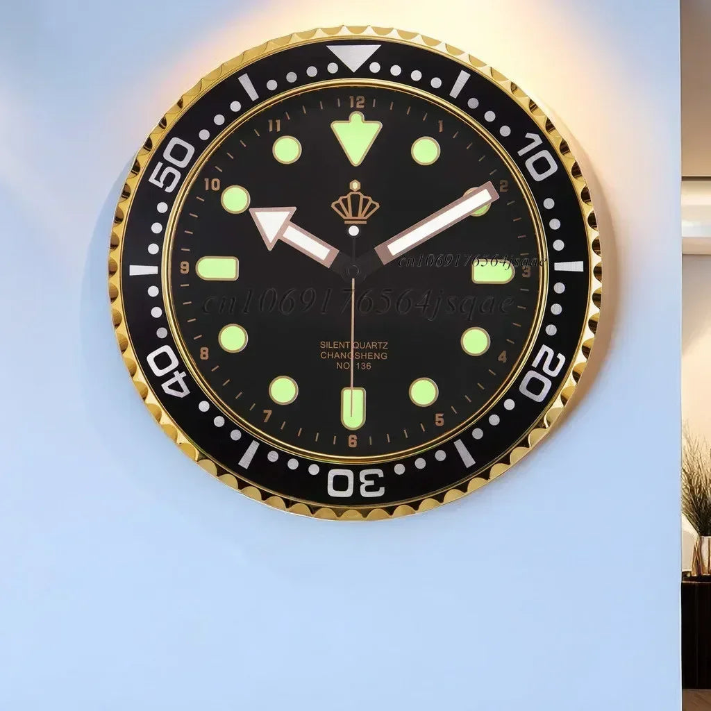 Horloge Murale Montre Luxe Lumineuse | Style Plongée Premium | 30cm Silencieuse