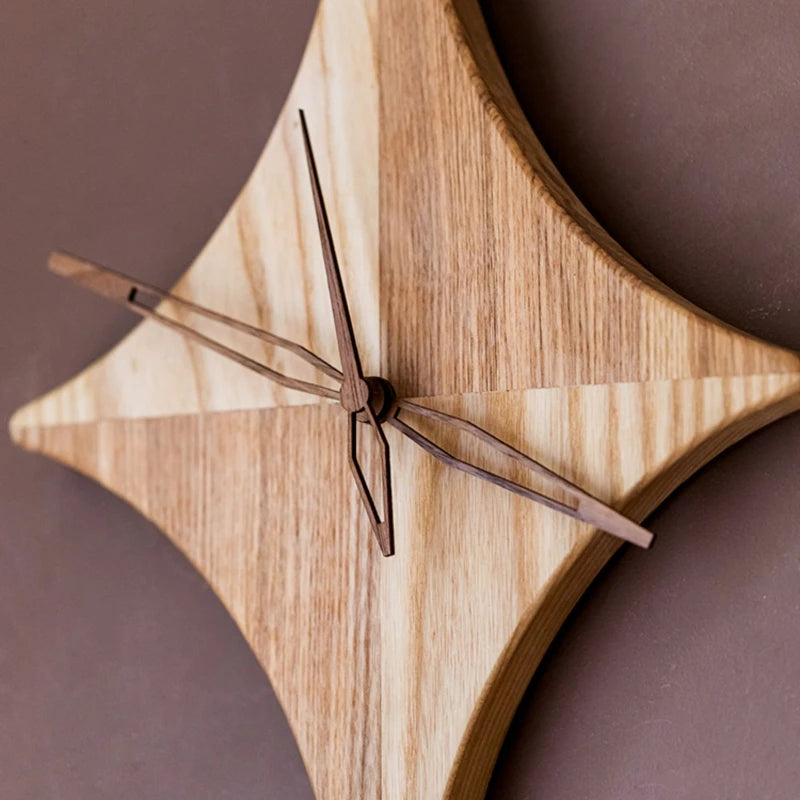 Horloge Sculpture Étoile Bois | Design Géométrique | Silencieuse